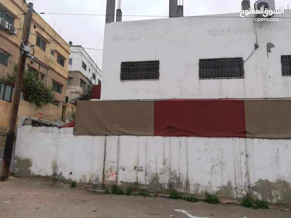 بيت للبيع في الزرقاء حي الزواهرة بين مدرسة رابعة العدوية والمركز الصحي