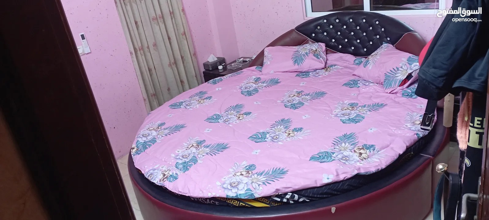 غرفة نوم دائرية ملوكية راقية جدا