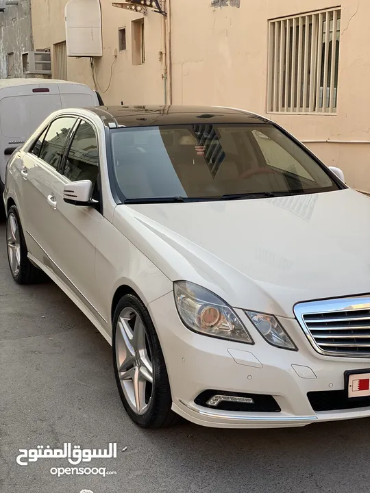 للبيع E300 بانوراما قمة النظافة For sale: Mercedes E300, full option, top-notch cleanliness