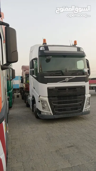 بسم الله الرحمن الرحيم  للبيع سيارات شحن حديثه وذنبات تبريد حديثه  Volvo Mp4 Skania للتواصل يرجى الا