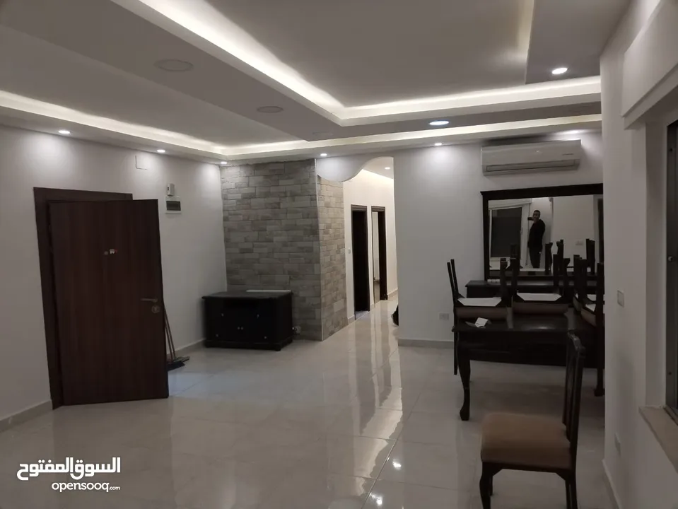 شقة فارغة للإيجار في عبدون - REF: 14542