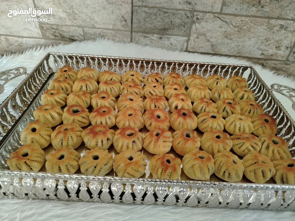 معمول سميد منقش يدويا