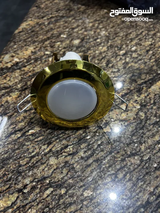 سبوت مع لمبة عدد 13