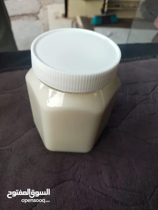 عسل طبيعي 100%  العسل الطبيعي الفاخر الابيض القرغيزي والأسود والأحمر وغذاء الملكات