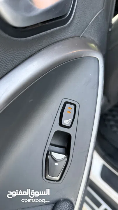 بحالة الوكالة hyundai santa fe  2016