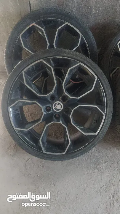 4 كاوشك مع جنوط 19 للبيع