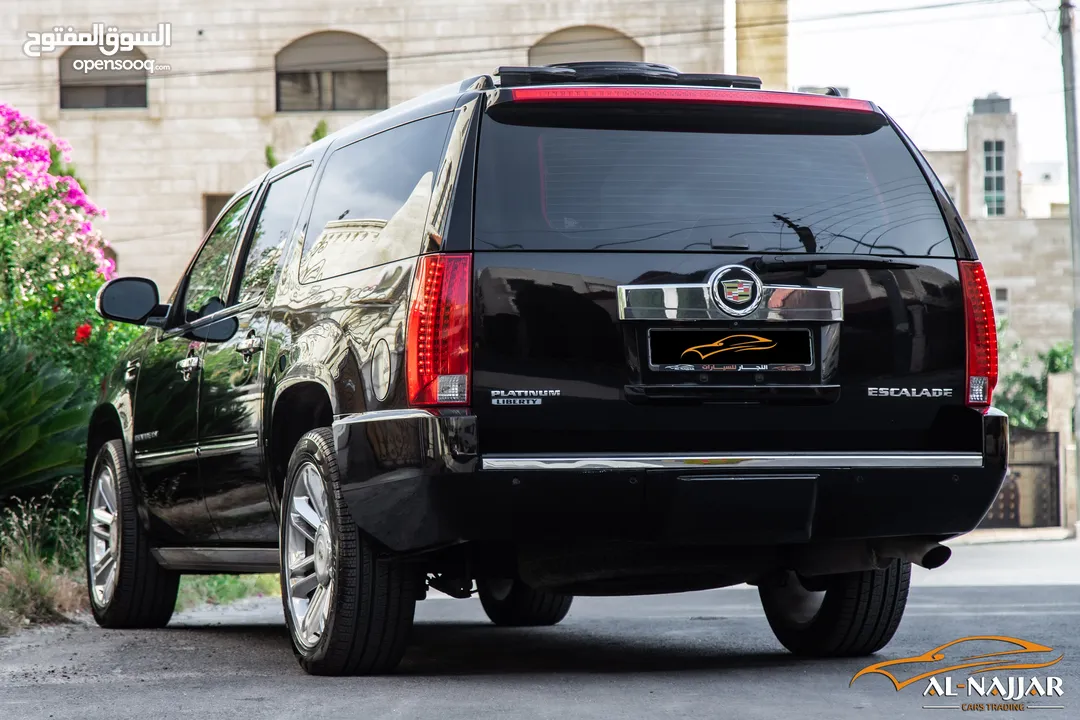 Cadillac Escalade Xl 2012 Platinum   السيارة مميزة جدا و قطعت مسافة 144,000 كيلو متر