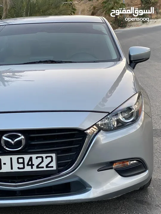 مازدا زوم 3 -  2019  بسعر 11600 دينار  كاش لون سلفر    لم تعمل سياحي او تطبيقات نهائي