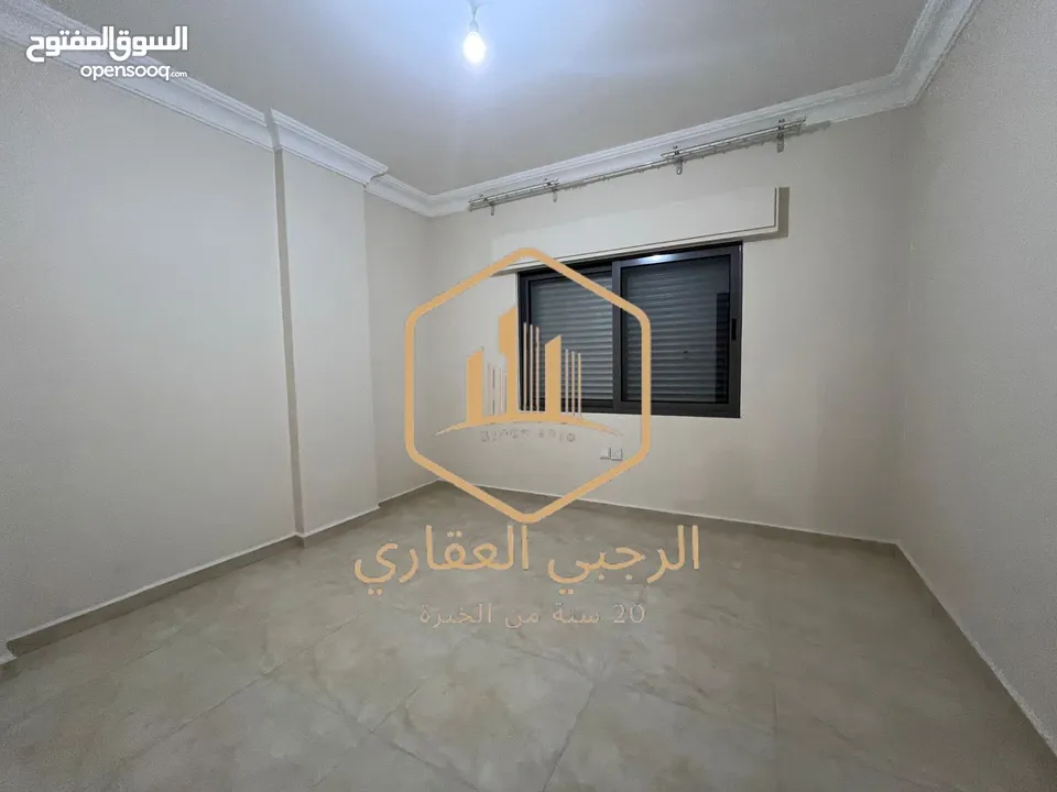 شقة / للايجار / 3نوم / طابق اول من فيلا / 200 متر / دابوق