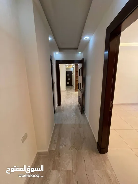شقه طابق اول فاخره سوبر ديلوكس للايجار في مرج الحمام خلف المدارس العالميه طريق المطار