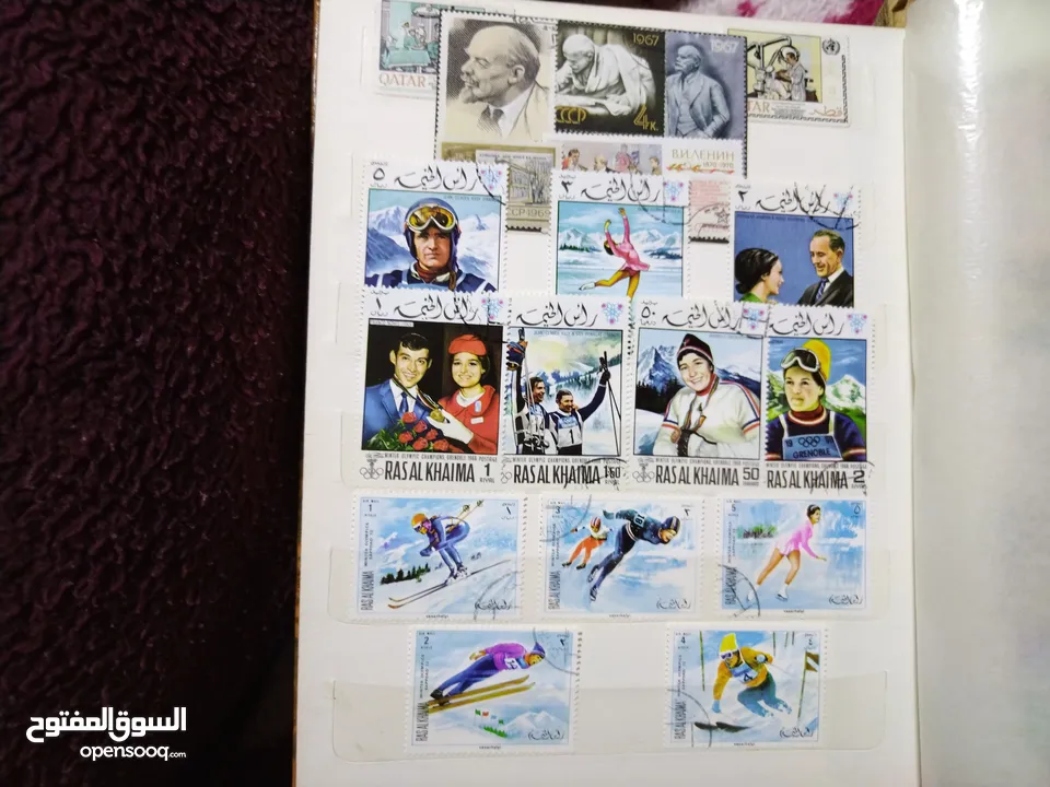 نيشان ملكى وزن41, 41 جرام من الدهب والفضه وعقدفضه من الاحجار الكريمه وطوابع قديمه نادره