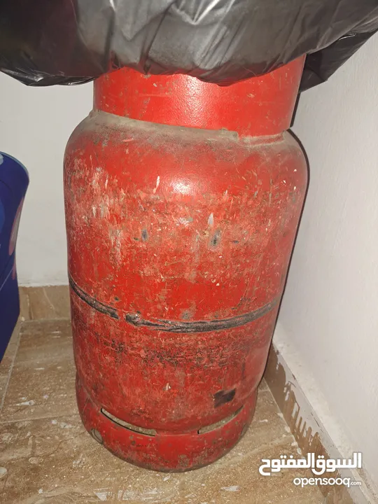 ثلاث جرات غاز للبيع  الوحدة ب30 دينار فاضية