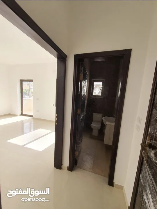 عماره جديده/4 شقق طابقيه للبيع