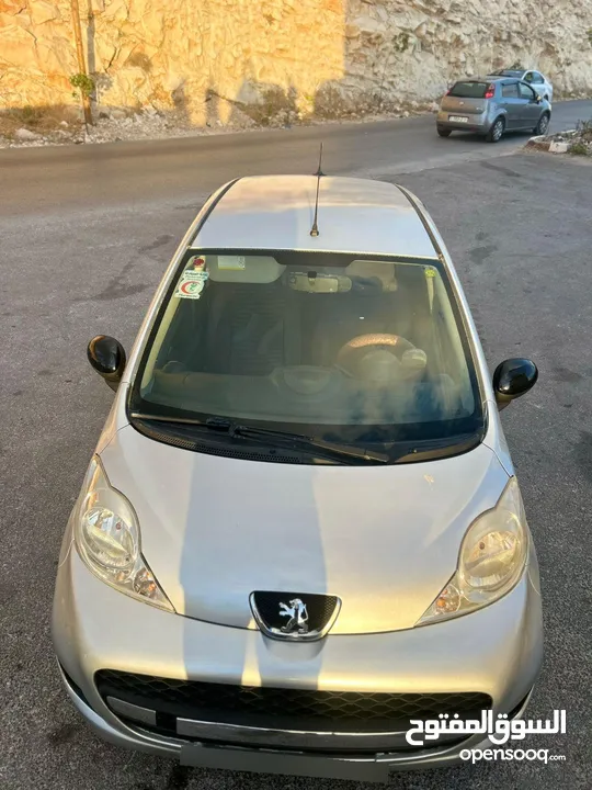 بيجو 107 .