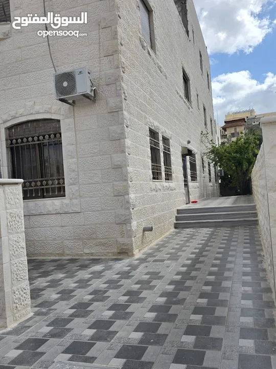 بيت مستقل للبيع
