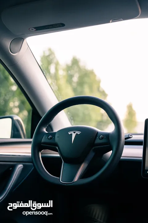 بحالة ممتازة أستعمال عائلي مع تظليل و غرافين حراري  Tesla model y 2022 تيسلا موديل y
