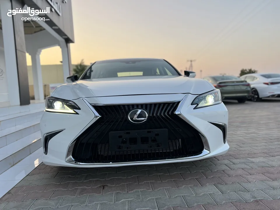 ‏ES 350 رقم واحد لون ابيض لؤلؤي 2019