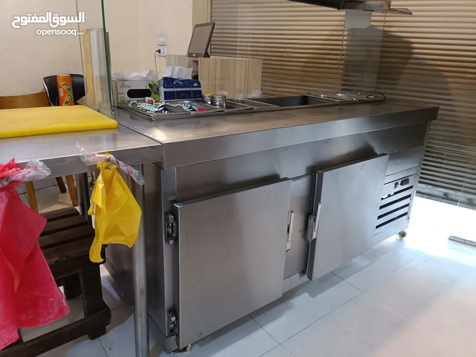 مطعم شاورما وبروستد وسناكات