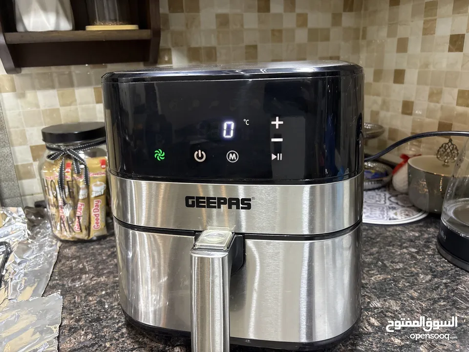 Geepas digital air fryer /model No. GAF37510