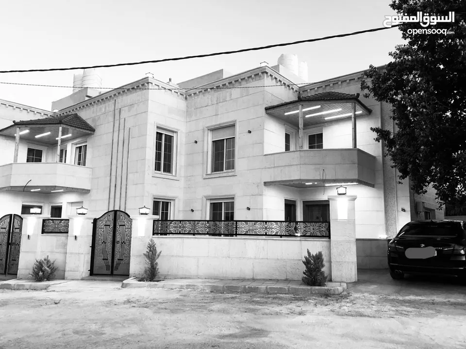 بيت شبه فيلا متلاصقه للبيع
