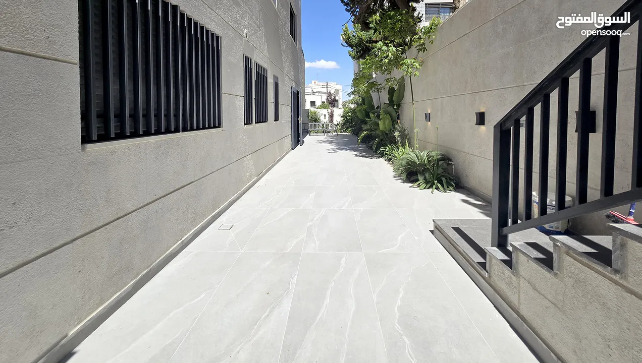 ارقى مناطق ام اذينة شقة مفروشة فخمة مع حديقة واسعة وكراج خاص LUXURY APARTMENT