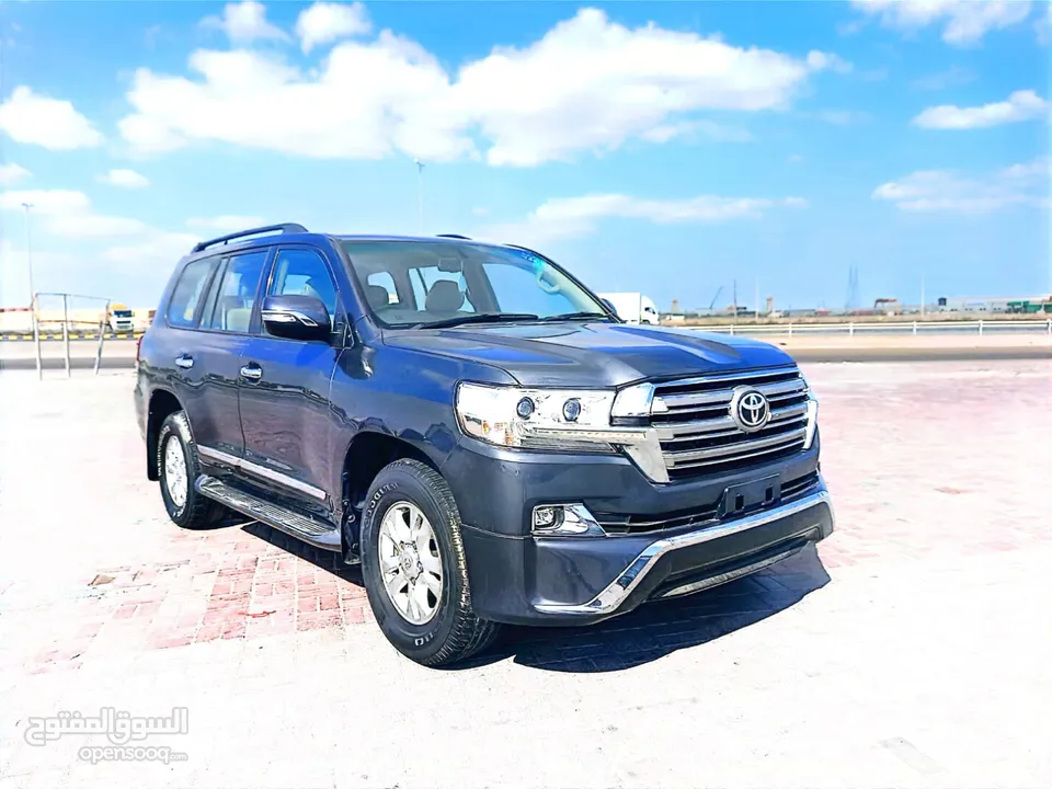 Toyota Land Cruiser GXR v6 Model 2011, GCC spec