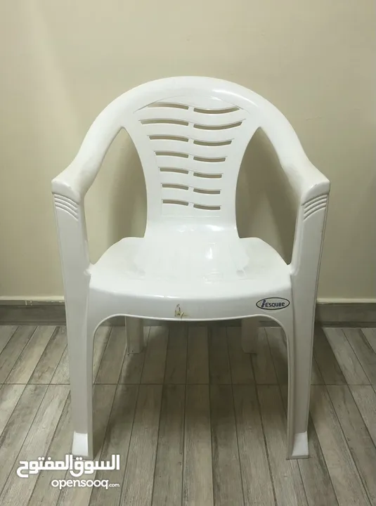 6 كراسي للبيع / 6 chairs for sale