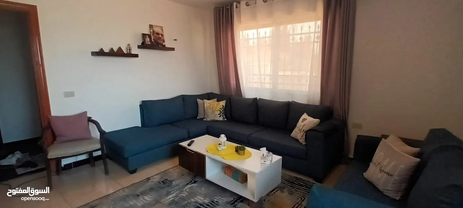 كنب كورنر مع طاولة نص مع طاولة شاشة كلهم طقم كامل