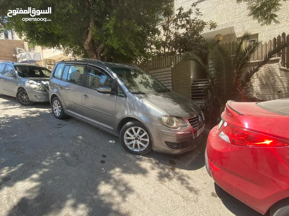 وران 2010 ديزل اوتوماتيك 7 غيار متور 1900  6+1 ركاب  تامين و ترخيص لنهاية شهر 1   فحص نظيف للبيع كاش
