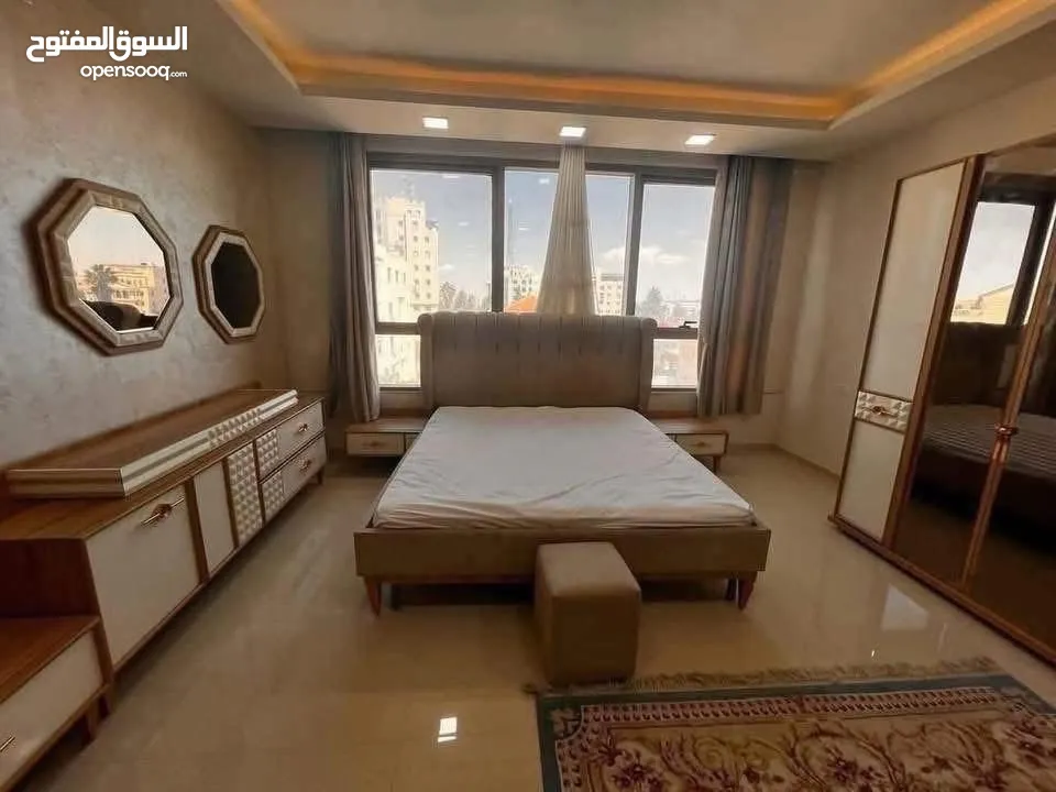استودهات وشقق مفروشه للايجار قرب دوار الساعه