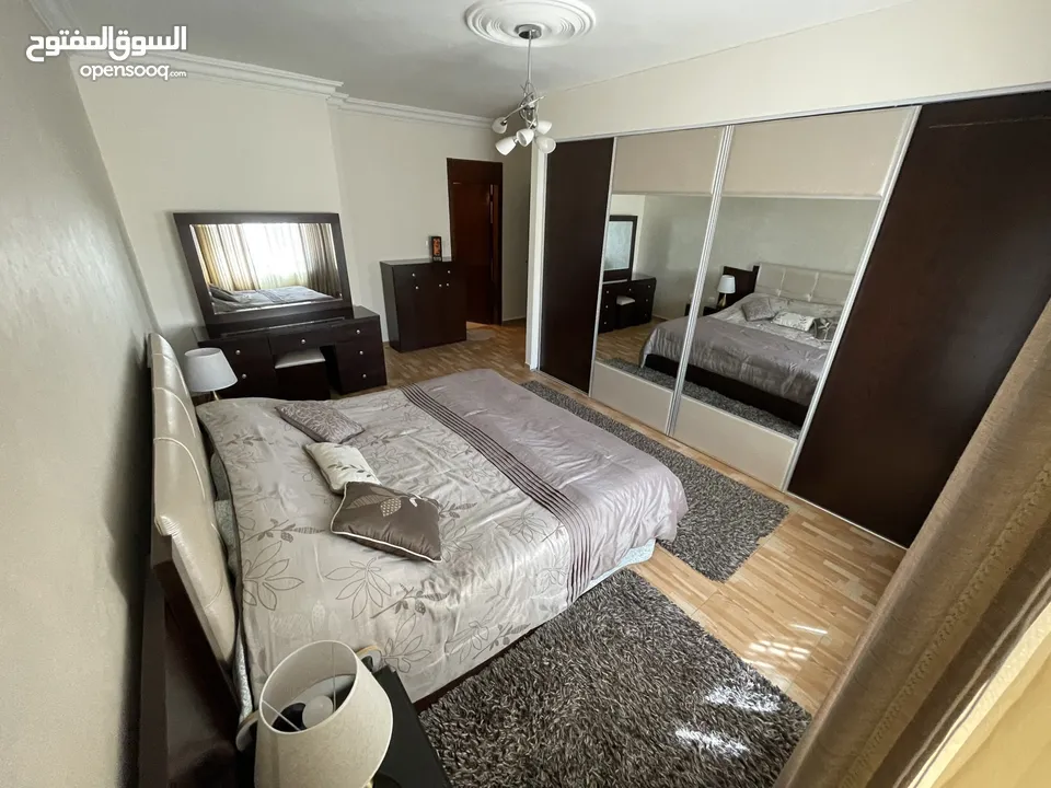 شقة سكنية للبيع في أجمل اطلالات طريق المطار - مرج الحمام - ام السماق