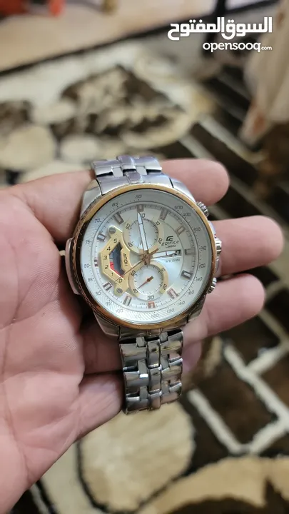 ساعات للبيع