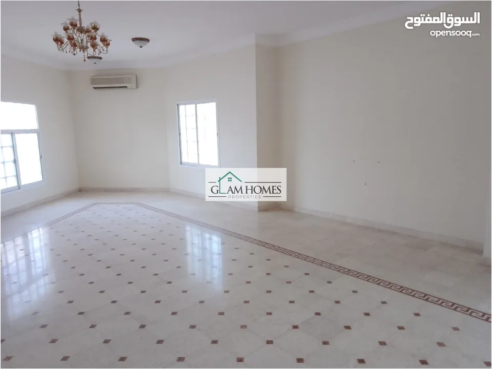 Spacious 4 BR villa for rent in Shatti Al Qurum Ref: 710J