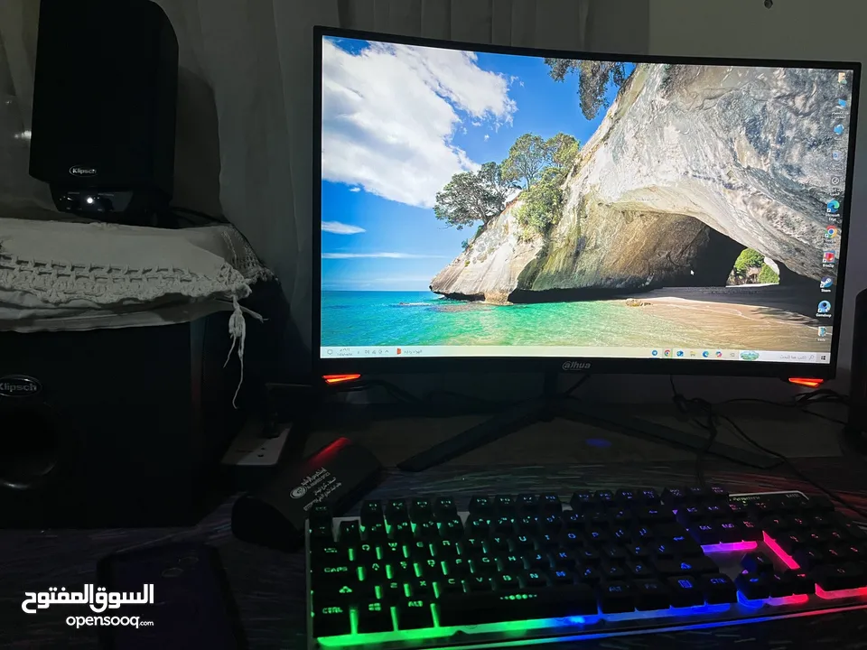 جهاز كمبيوتر للبيع