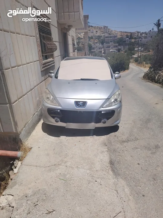 سياره بيجو 307 بحاله جيده جدآ متور 2000 cc بنزين اتوماتيك موديل 2007