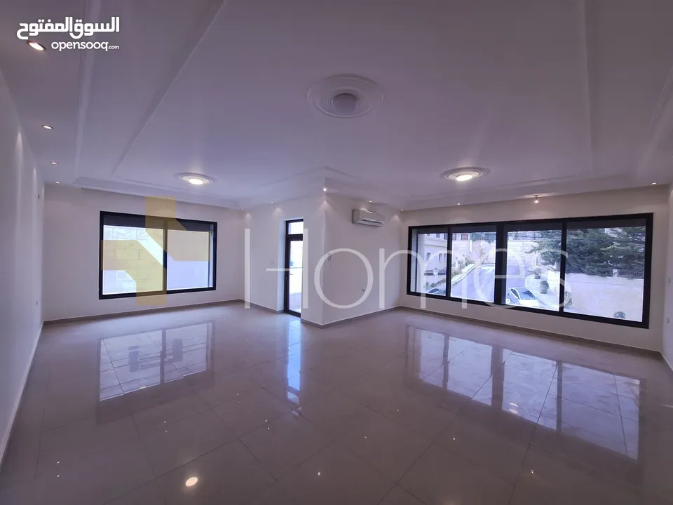 شقة طابق اول للبيع في دابوق بمساحة بناء 270م