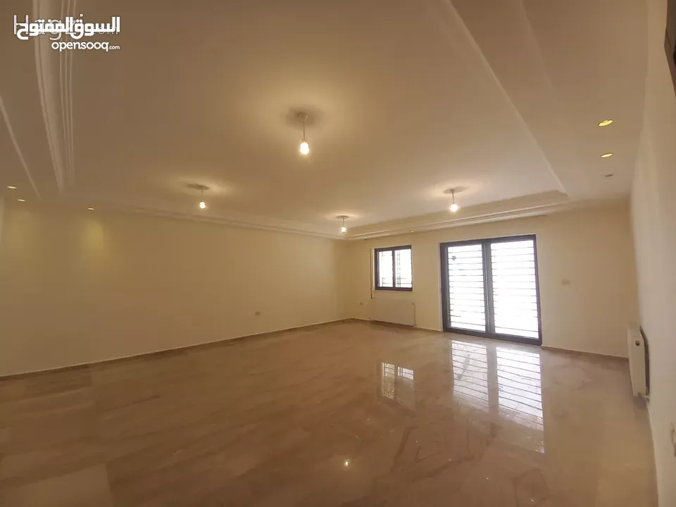 شقة غير مفروشة للإيجار 230م2 ( Property 17194 ) سنوي فقط