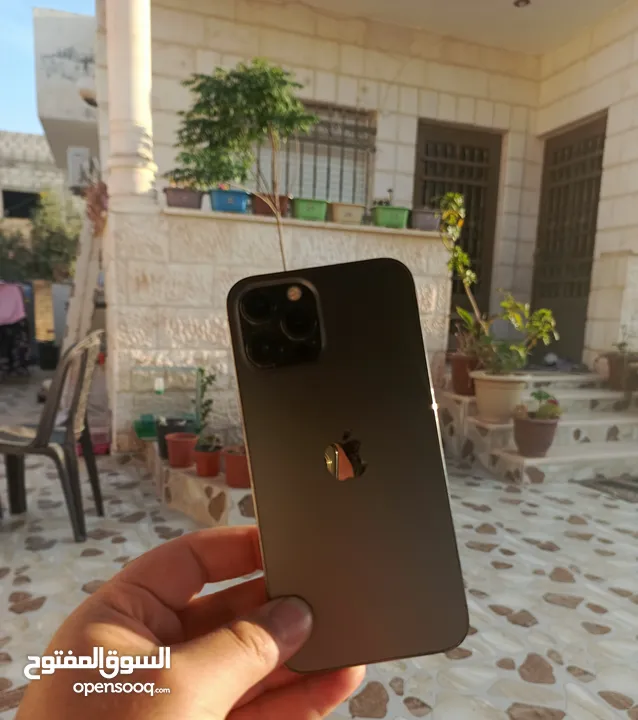 ايفون 12 برو ماكس لون فضي 256 جيجا