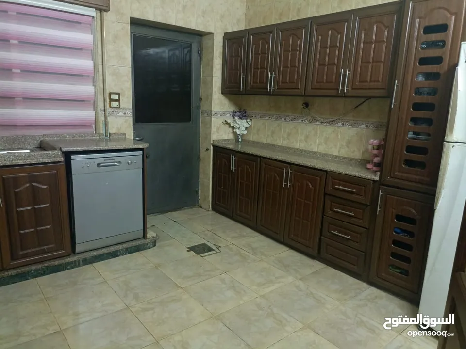 بيت مستقل للبيع بسعر مغري كاش من المالك مباشرة