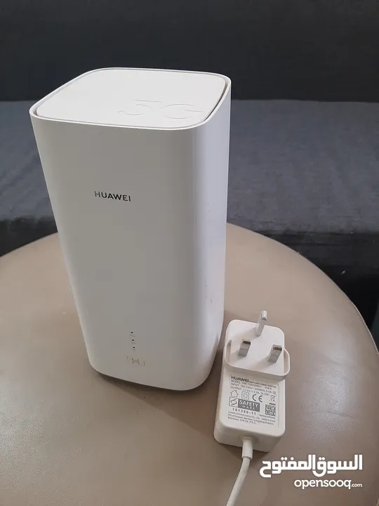 راوتر منزلي ماركة هواوي فايف جي استعمال خفيف جدا حاله فوق الممتاز Huawei Router 5G