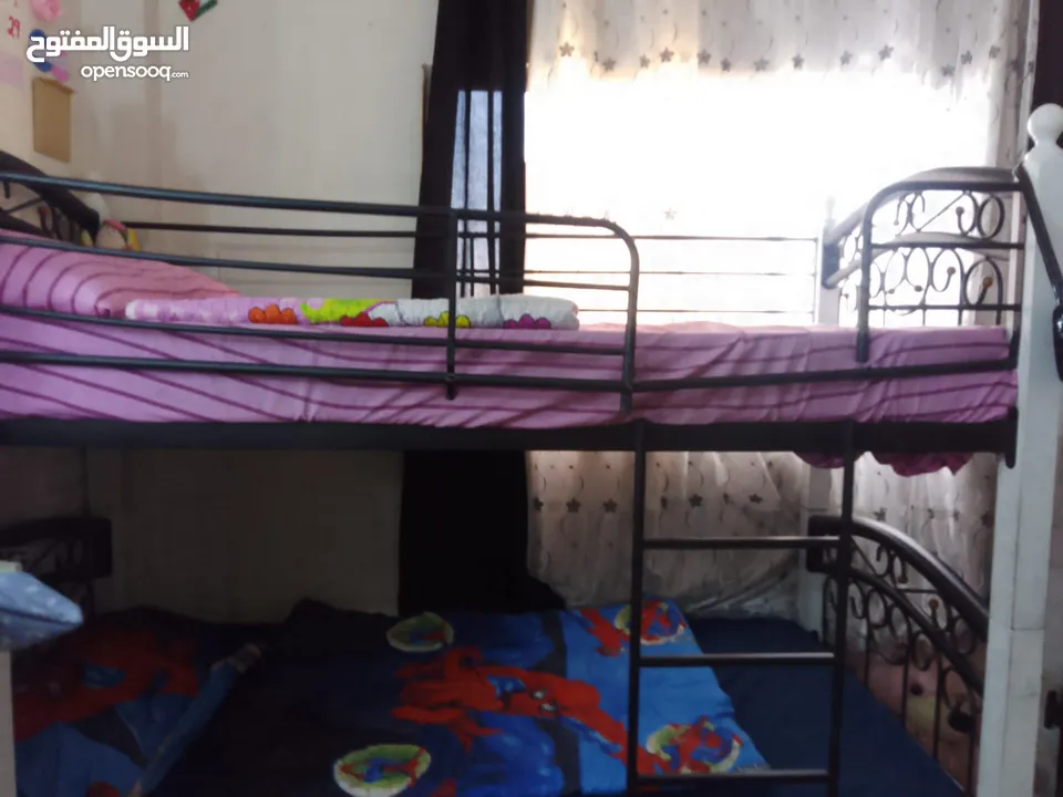 غرفة نوم بناتيه للبيع بحالة جيدة