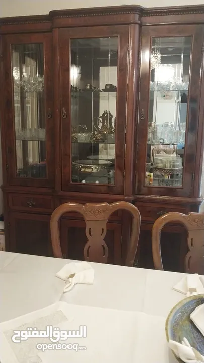 طاوله سفره مع بوفيه تفصيل مع 8 كراسي