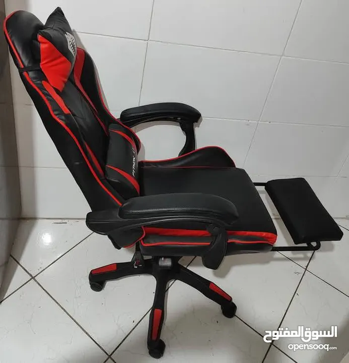 كرسي جيمنج مع مسنده بسعرر يناسب الجميع  الكميه محدوده جدا... للطلب عبر رسائل الوتس