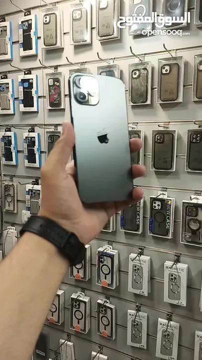 iphone 12 pro max  256 GB black  بحالة الوكاااله
