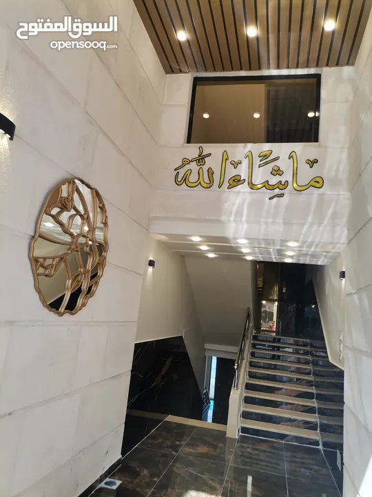 رووف دوبلكس 220 م مع ساحه كبيره 80م للبيع جنوب دوار اللوازم وغرب المستشفى التخصصي