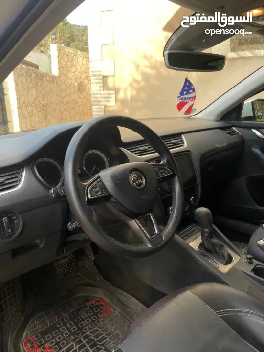 سكودا اوكتافيا 2020 فل الفل ما عدا فتحه السياره بحاله الشركه انضف من البرايڤت ماشيه 16000الف