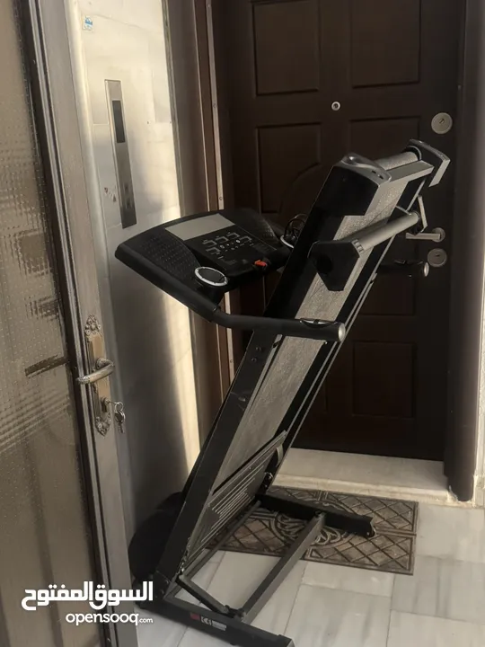 جهاز مشي رياضي