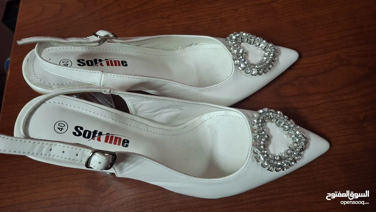 كعب نسائي شبه جديد