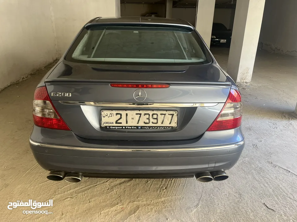 للبيع مرسيدس E200 ( افنجارد ) وارد شركة غرغور