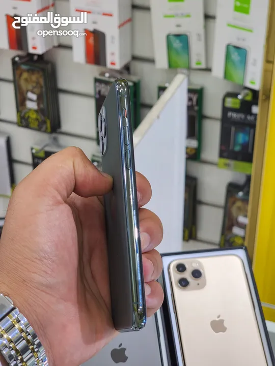 عروض دكتور فون : iPhone 11pro 256gb هواتف نظيفة جدا بحالة الوكالة بدون اي شموخ أو مشاكل مع ملحقاتها